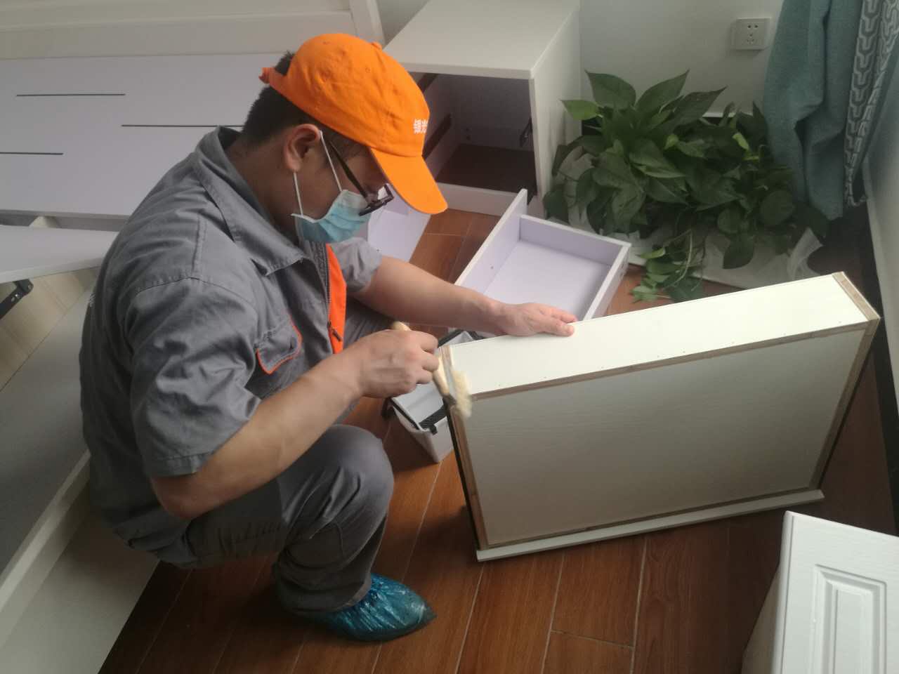 抽屉全方位涂刷施工