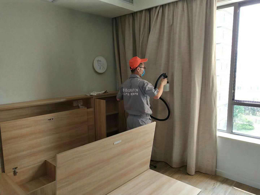 卧室窗帘喷涂全方位施工
