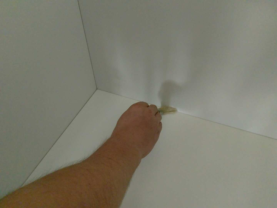 柜子抽屉缝隙刷子精细化处理