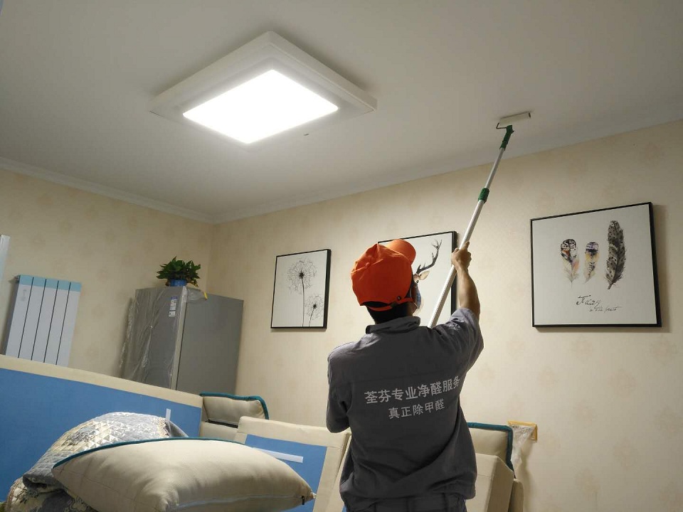 客厅顶面全方位滚筒施工