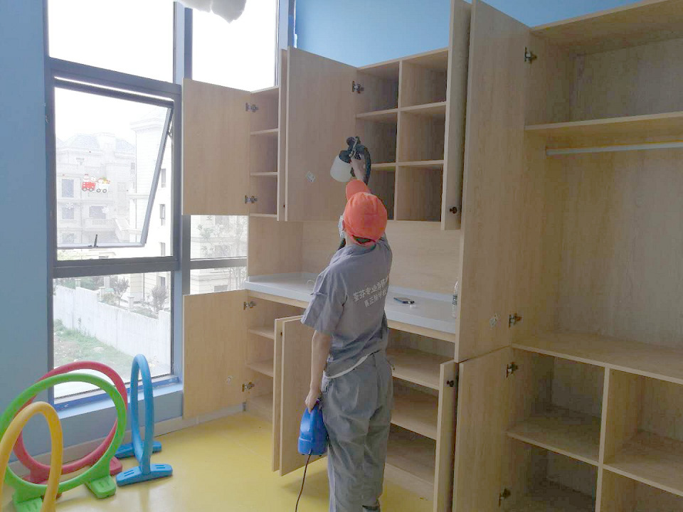 木柜隔档全方位喷涂施工治理