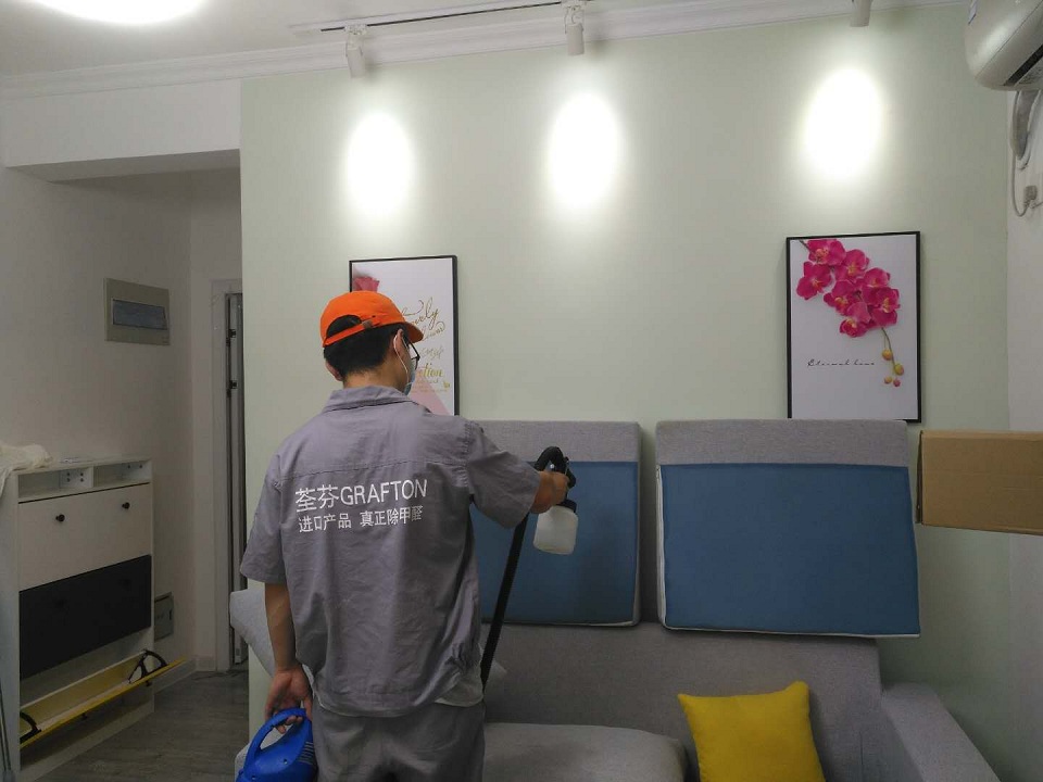 客厅沙发全方位喷涂施工