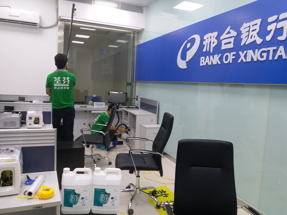 大厅顶面滚筒全方位施工治理