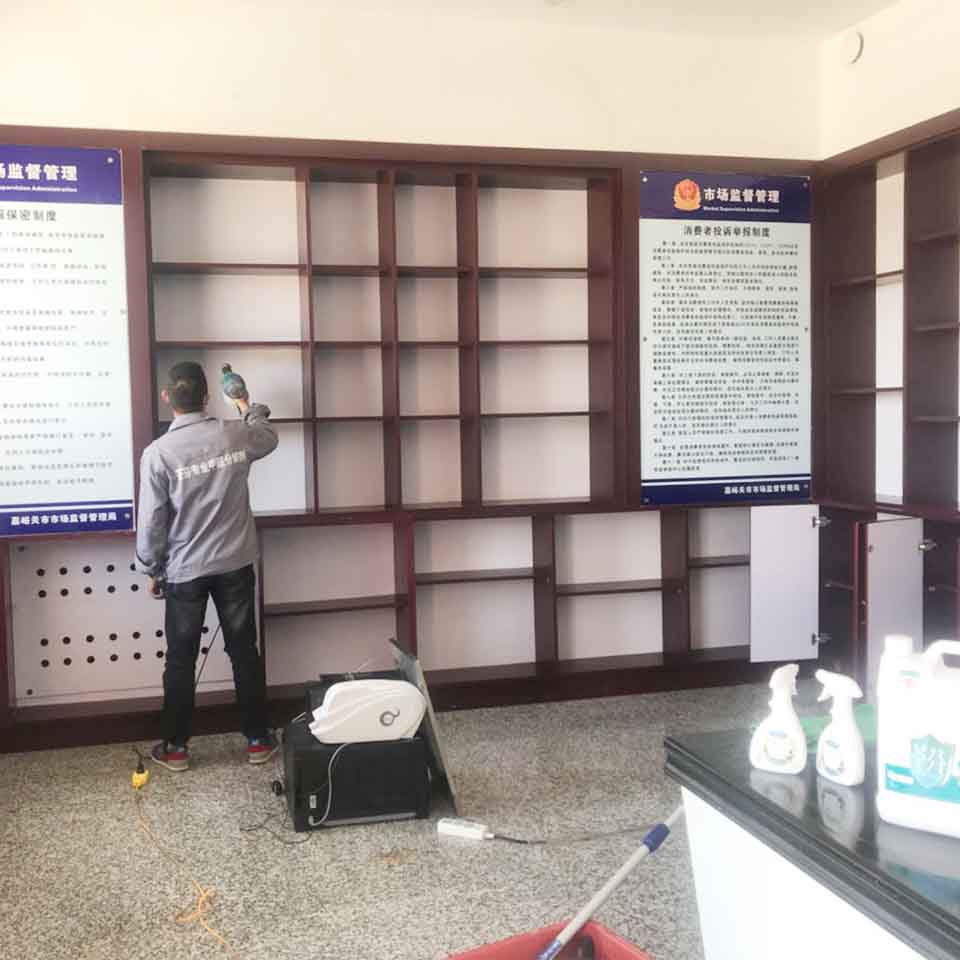 墙上木柜隔档全方位喷涂施工治理