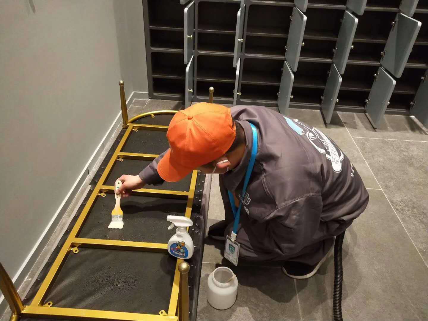 餐桌刷子精细化施工治理