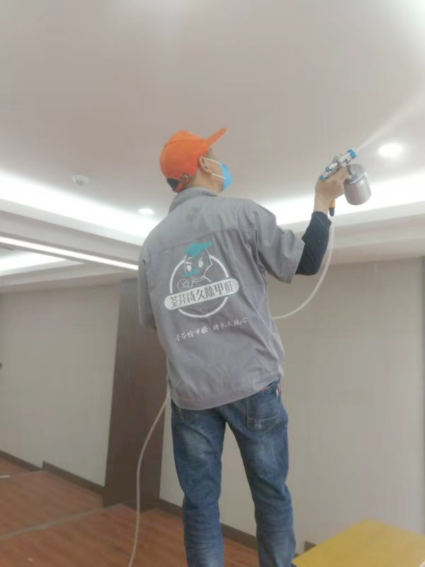医院大厅顶面喷枪施工治理