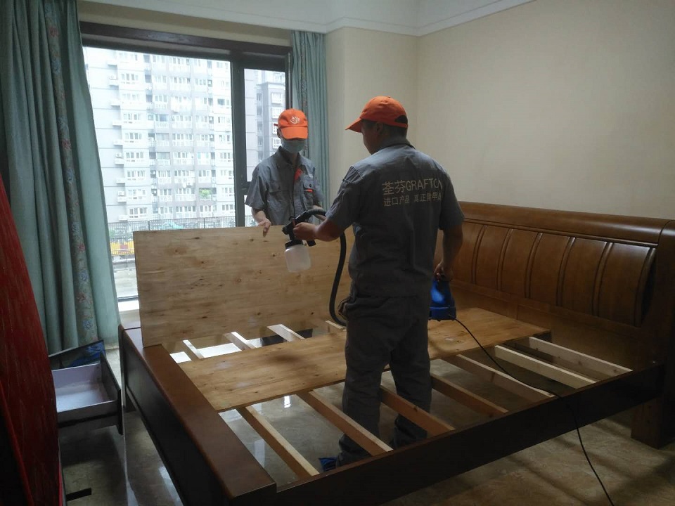 卧室床架全方位喷涂施工治理