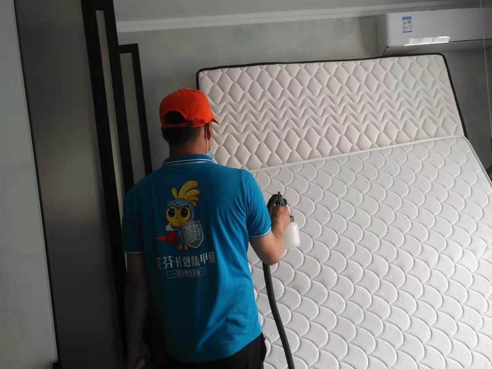 卧室床垫全方位喷涂施工治理