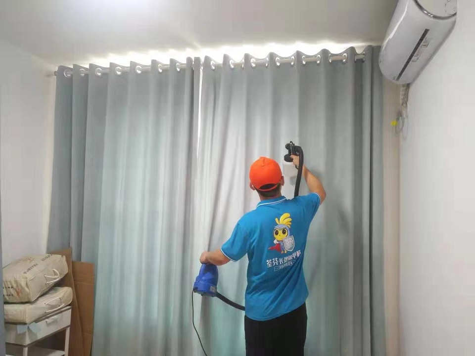 卧室窗帘布艺全方位喷涂施工治理