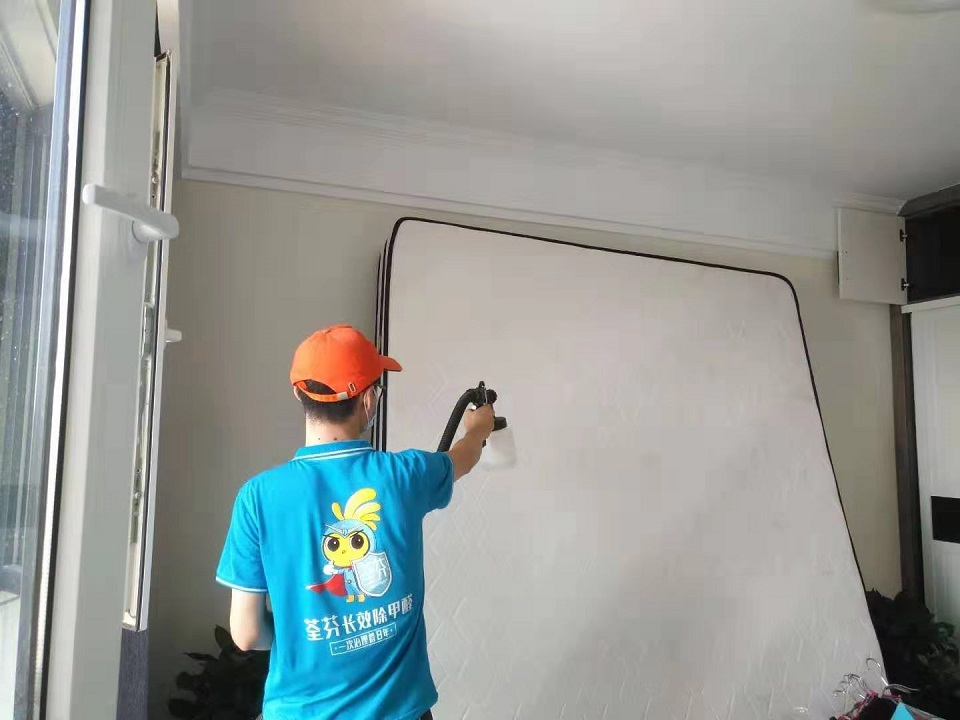 卧室床垫全方位甲醛治理喷涂