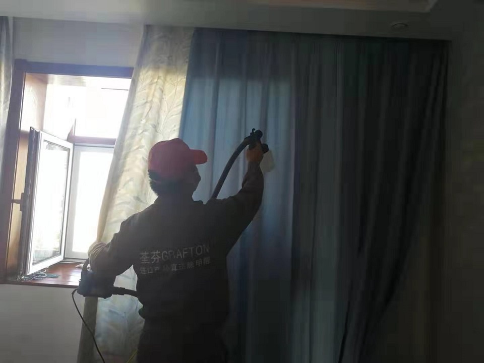 卧室窗帘布艺喷涂施工