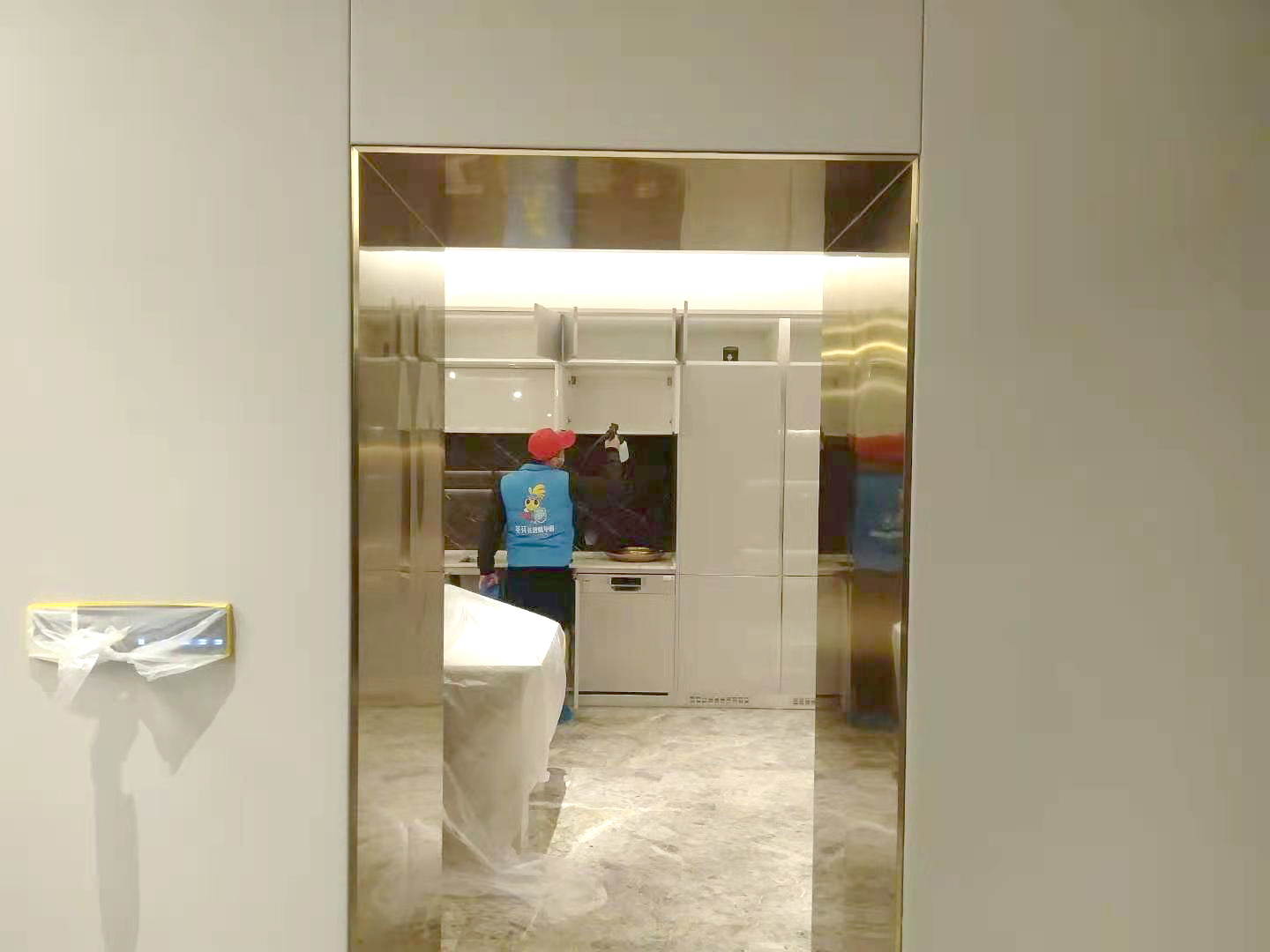 办公室柜子全方位喷涂治理