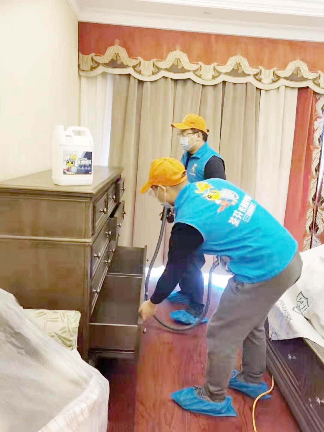 卧室柜子抽屉喷枪施工治理