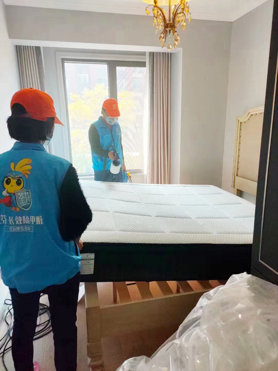 卧室床垫喷涂治理甲醛