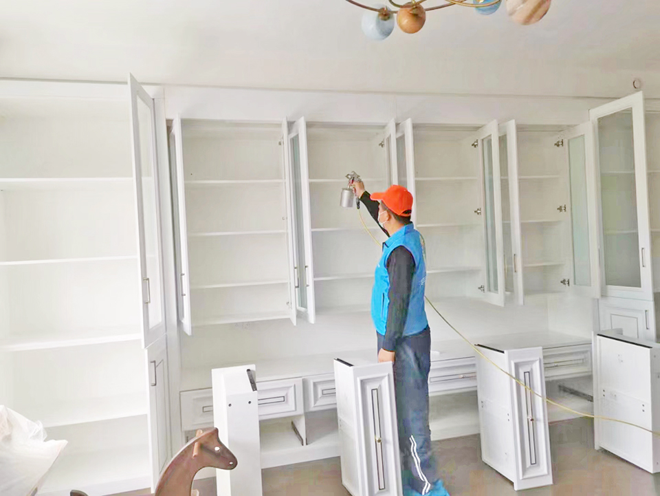 客厅柜子重点污染源喷枪施工治理