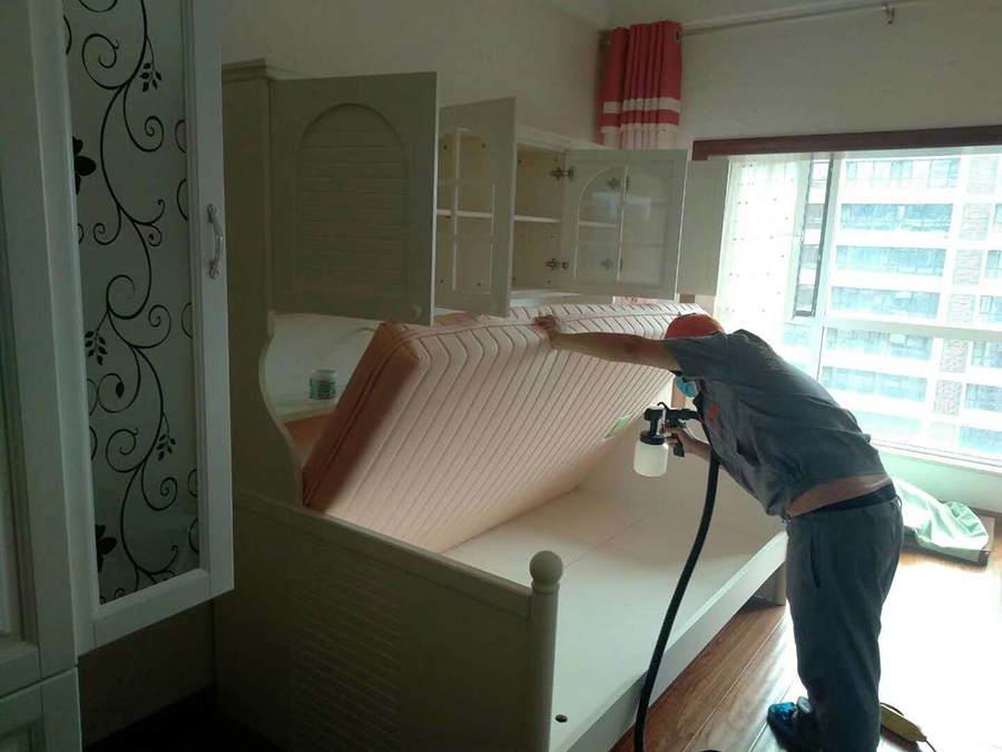 卧室床垫喷涂重点施工