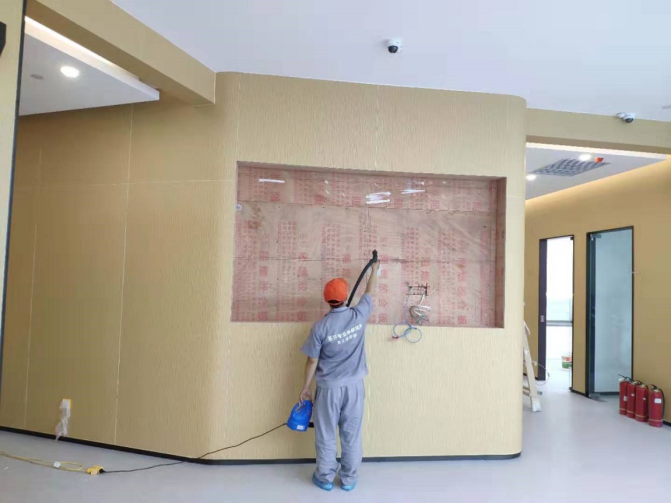 医院木制墙面造型全方位喷涂施工